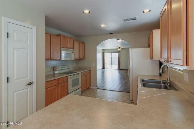 11323 E WALLFLOWER Lane, Florence, AZ 85132