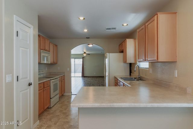 11323 E WALLFLOWER Lane, Florence, AZ 85132