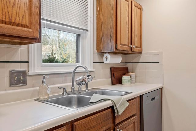 37 Drake Rd 37, Fitchburg, MA 01420