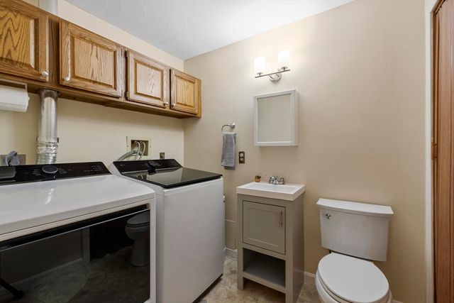 37 Drake Rd 37, Fitchburg, MA 01420