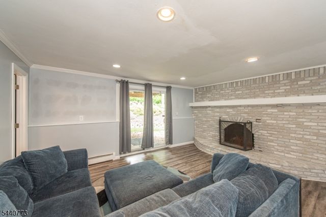 646 Reba Rd, Mount Arlington Boro, NJ 07850