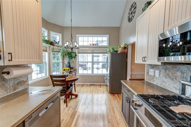 78 Cranberry Circle, Medford, NY 11763