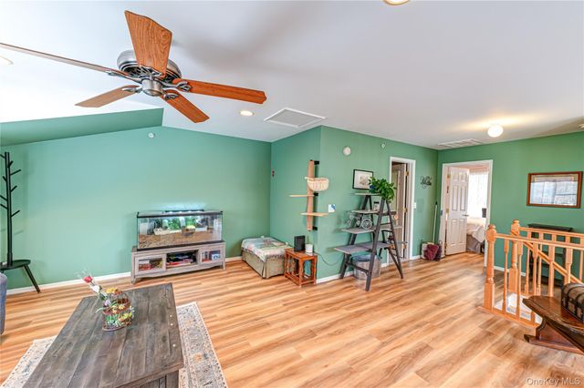 78 Cranberry Circle, Medford, NY 11763