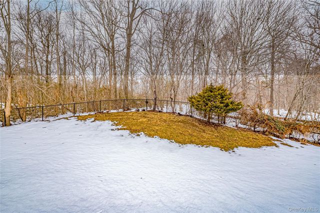 78 Cranberry Circle, Medford, NY 11763