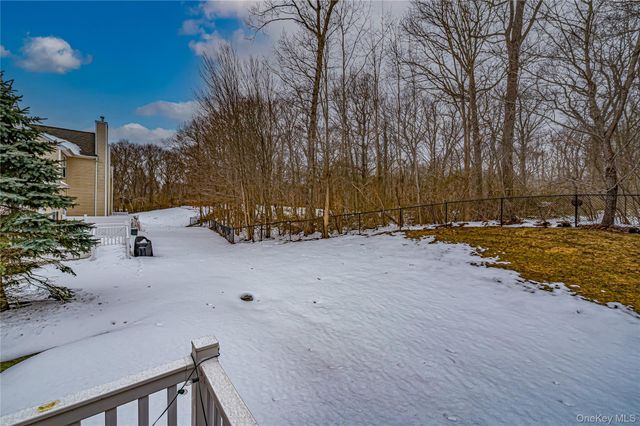 78 Cranberry Circle, Medford, NY 11763