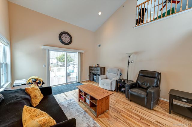 78 Cranberry Circle, Medford, NY 11763