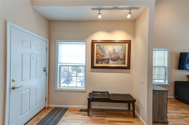 78 Cranberry Circle, Medford, NY 11763