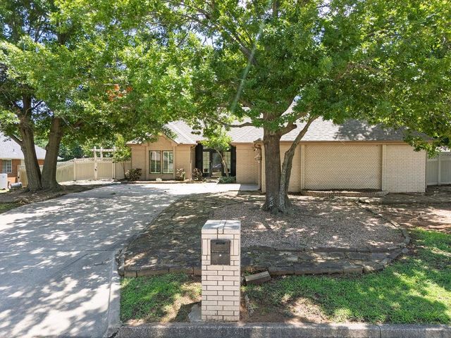 3 Brentwood Place, Shawnee, OK 74804