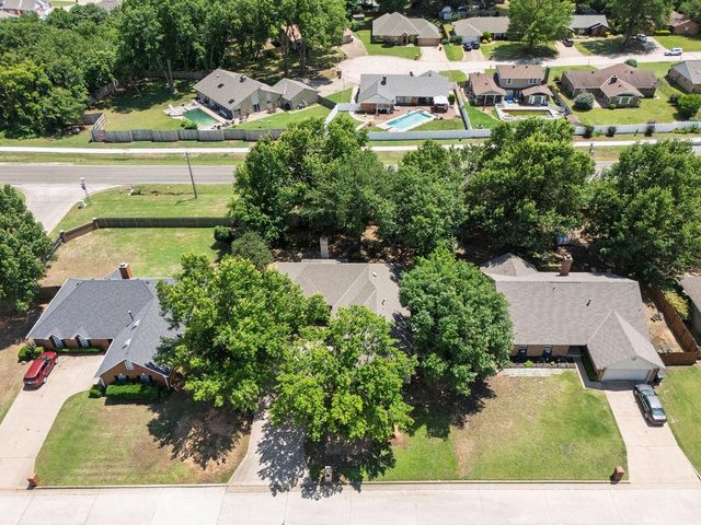 3 Brentwood Place, Shawnee, OK 74804