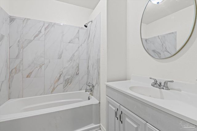 5120 W Fairfield Dr, Pensacola, FL 32506