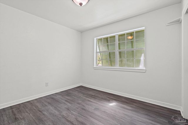 5120 W Fairfield Dr, Pensacola, FL 32506