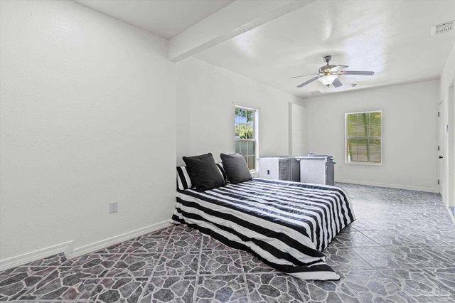 5120 W Fairfield Dr, Pensacola, FL 32506