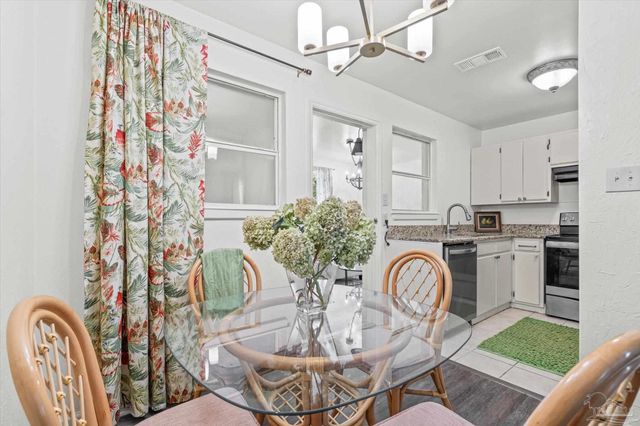 5120 W Fairfield Dr, Pensacola, FL 32506