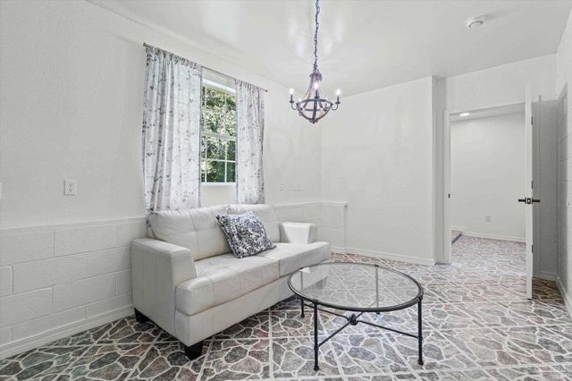 5120 W Fairfield Dr, Pensacola, FL 32506