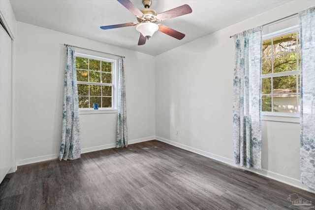 5120 W Fairfield Dr, Pensacola, FL 32506