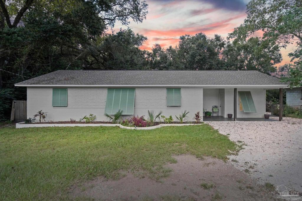 5120 W Fairfield Dr, Pensacola, FL 32506