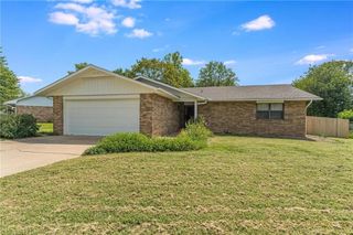 303 Indian Trail, Springdale, AR 72764