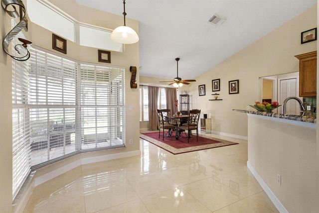 574 SW Fairview Avenue, Port Saint Lucie, FL 34983