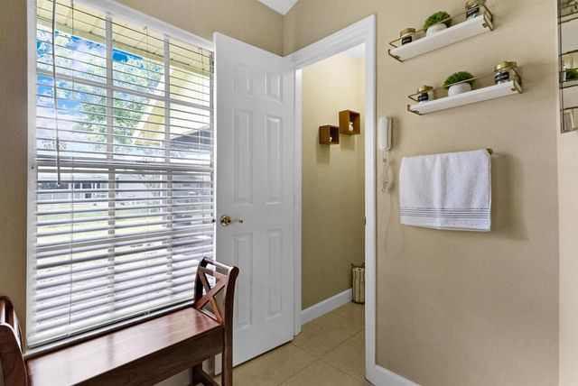 574 SW Fairview Avenue, Port Saint Lucie, FL 34983