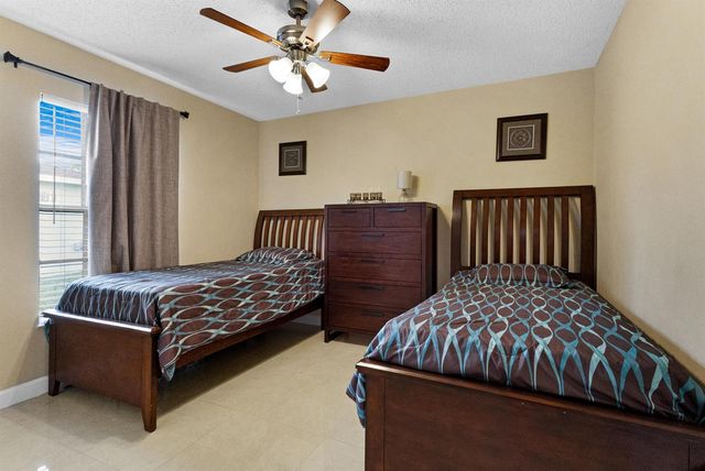 574 SW Fairview Avenue, Port Saint Lucie, FL 34983