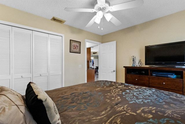 574 SW Fairview Avenue, Port Saint Lucie, FL 34983