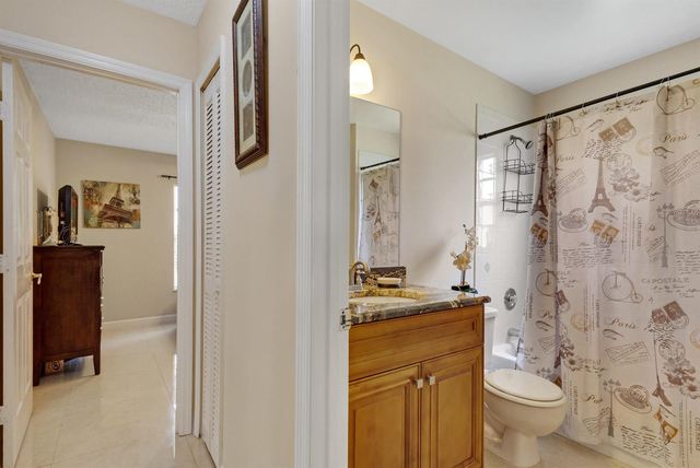 574 SW Fairview Avenue, Port Saint Lucie, FL 34983