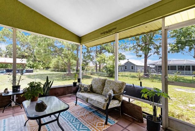 574 SW Fairview Avenue, Port Saint Lucie, FL 34983