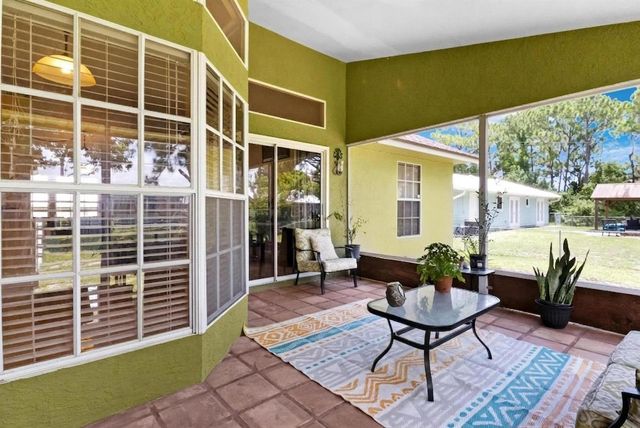 574 SW Fairview Avenue, Port Saint Lucie, FL 34983