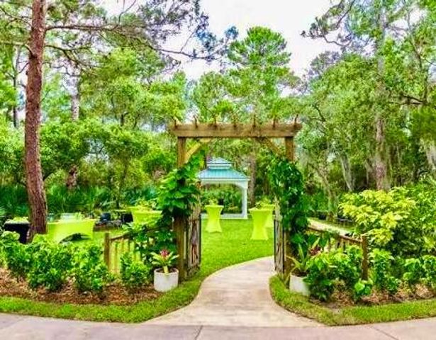 574 SW Fairview Avenue, Port Saint Lucie, FL 34983