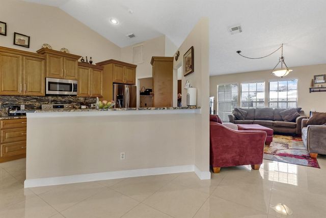 574 SW Fairview Avenue, Port Saint Lucie, FL 34983