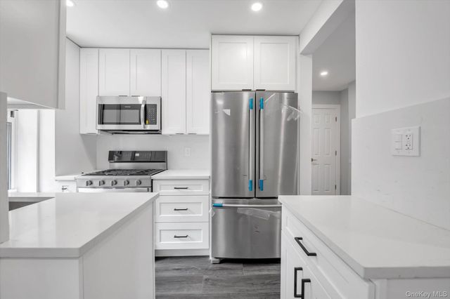 78-06 Main Street 2L, Flushing, NY 11367