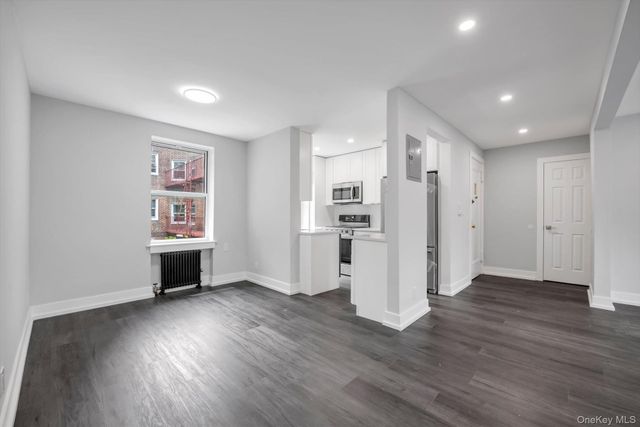 78-06 Main Street 2L, Flushing, NY 11367