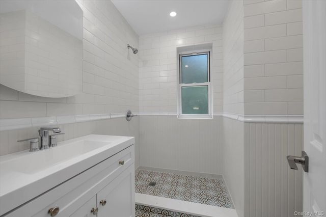 78-06 Main Street 2L, Flushing, NY 11367