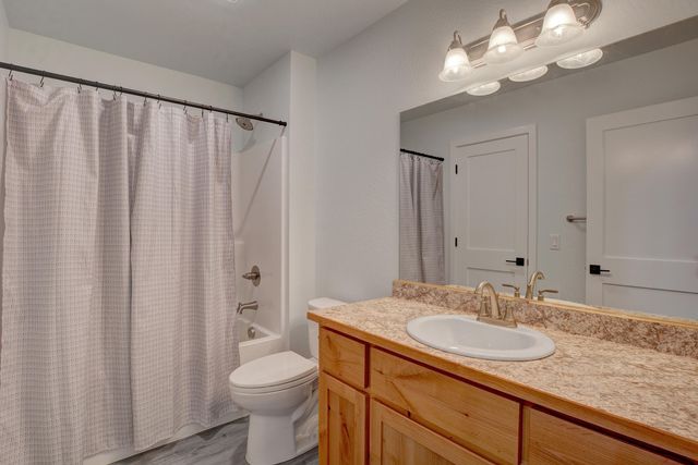 1637 Carnahan Drive, Grants Pass, OR 97527
