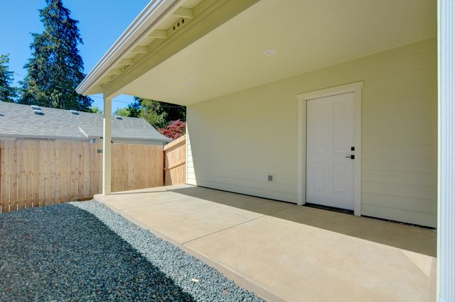 1637 Carnahan Drive, Grants Pass, OR 97527
