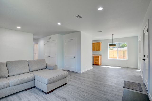 1637 Carnahan Drive, Grants Pass, OR 97527
