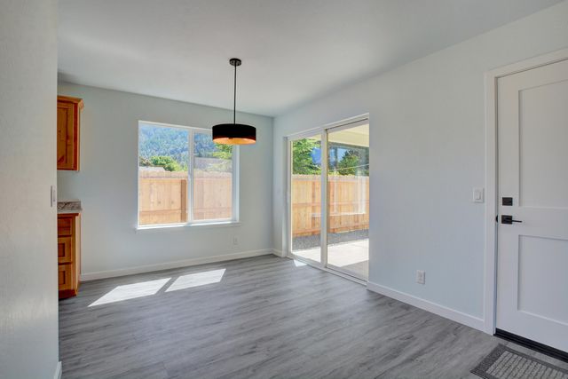1637 Carnahan Drive, Grants Pass, OR 97527