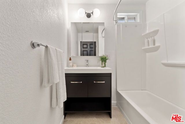 5623 Homeside Avenue, Los Angeles, CA 90016