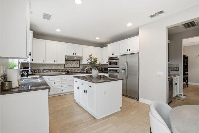 3156 Griffon Ct, Simi Valley, CA 93065