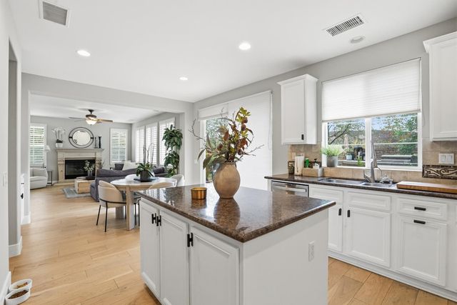 3156 Griffon Ct, Simi Valley, CA 93065