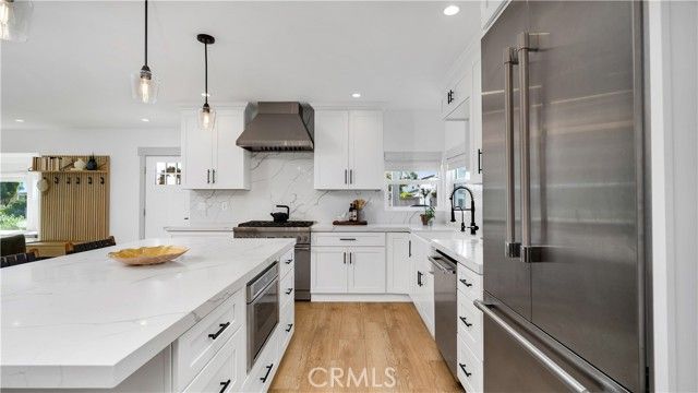 308 E 18th Street, Costa Mesa, CA 92627