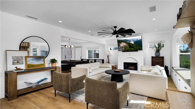 308 E 18th Street, Costa Mesa, CA 92627