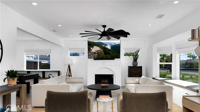 308 E 18th Street, Costa Mesa, CA 92627