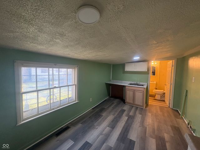 4615 E 30th Street, Indianapolis, IN 46218