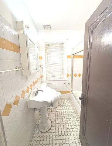 8101 S Harvard Avenue, Chicago, IL 60620