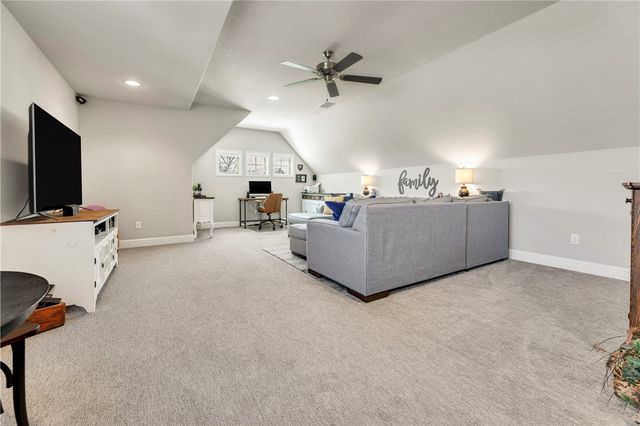 4905 Fallen Oak Cove, College Station, TX 77845