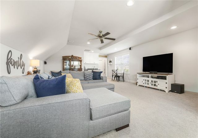 4905 Fallen Oak Cove, College Station, TX 77845