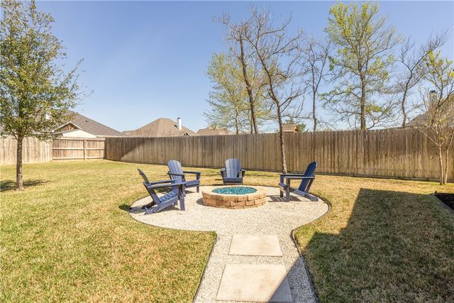 4905 Fallen Oak Cove, College Station, TX 77845