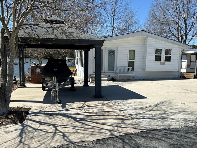 101 Dogwood Circle, New London, NC 28127