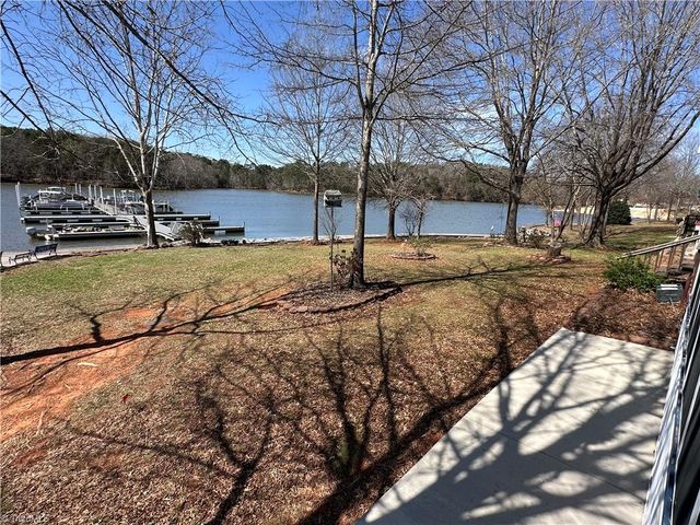 101 Dogwood Circle, New London, NC 28127